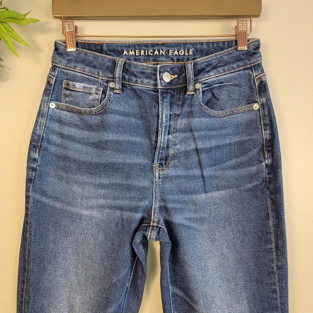 American Eagle Mom Jeans Hi Rise Medium Blue Wash Stretch Relaxed Fit AE 4 Long - Picture 4 of 12